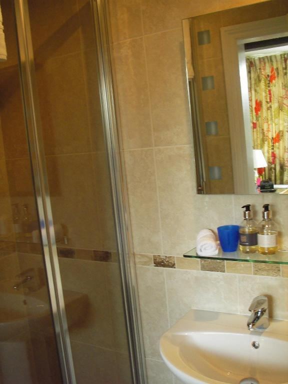 En suite bathroom detail
